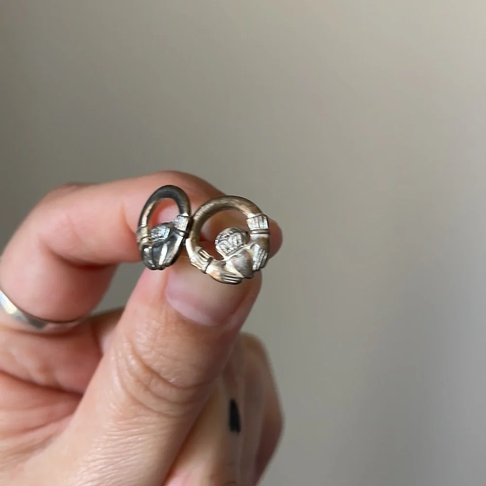 ☀️sold nfs☀️claddagh sterling earrings - Picture 2 of 5